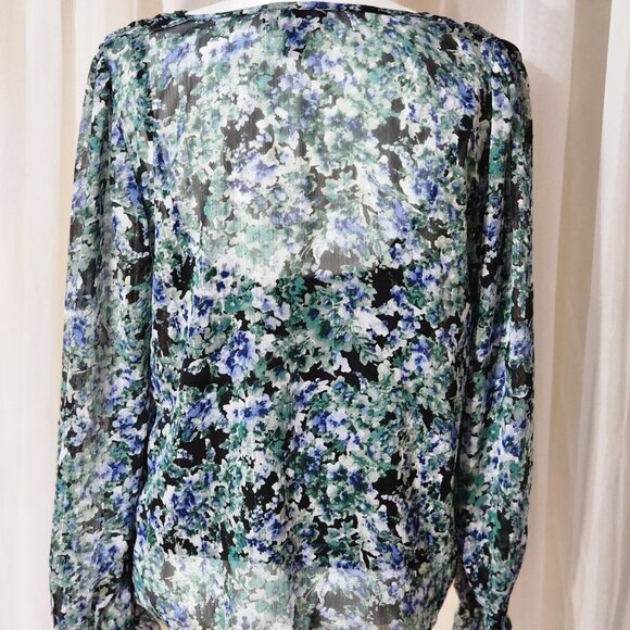 NWT- Flower- Patterned Keyhole Semi-Sheer Shirt with Cami - Picture 4 of 6